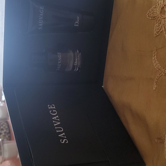 Dior - Picture 3 of 3